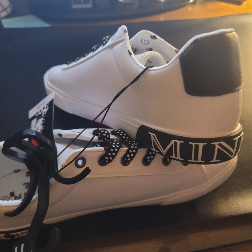 Women's Size 11 Minnie Mouse Tennis Shoes - White with Black and Red - Picture 4 of 5